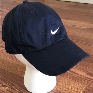 dark blue nike hat